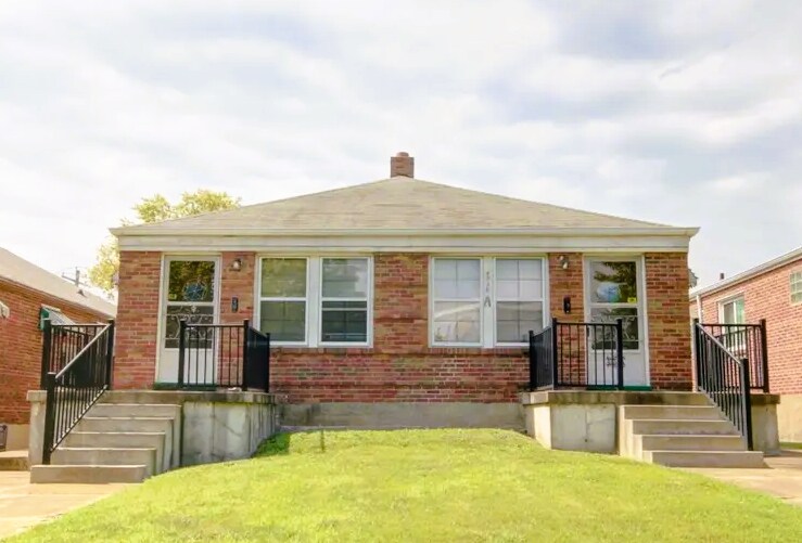 Primary Photo - 4938 Fyler Ave