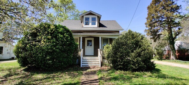 Primary Photo - three bedroom home in Midlothian