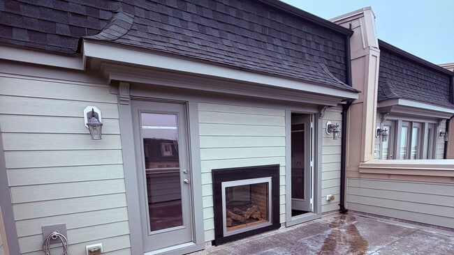 Building Photo - 610 Sprintsail Way