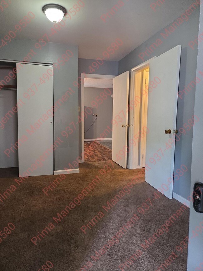 Building Photo - Quaint 3 bed 1 bath house with AC & everyt...