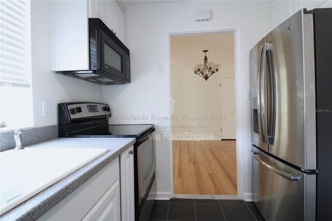 Building Photo - 1639 Oakmont Ln