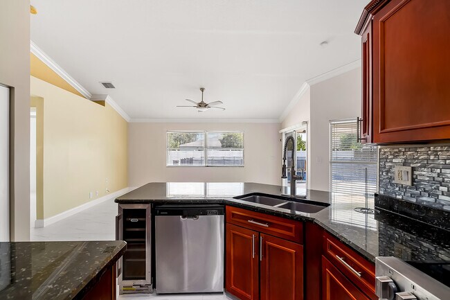 Building Photo - 2962 SW Coastal Terrace