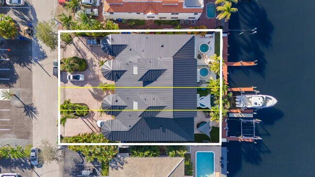 Primary Photo - 2739 NE 15th St