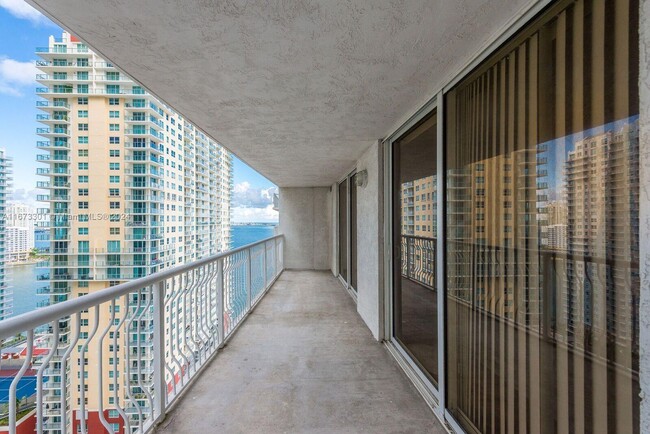 Primary Photo - 1200 Brickell Bay Dr