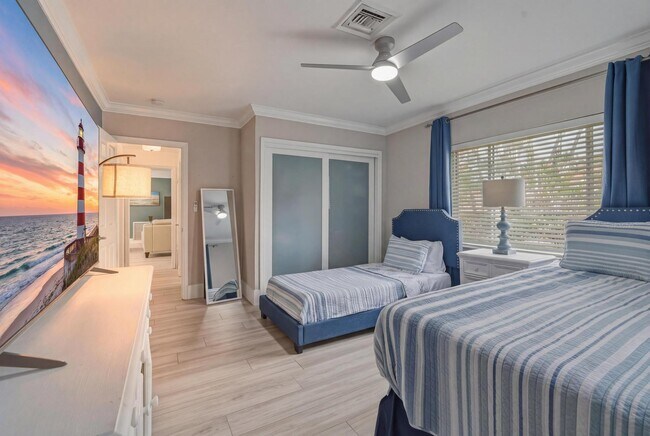 Building Photo - 3036 NE 19th St