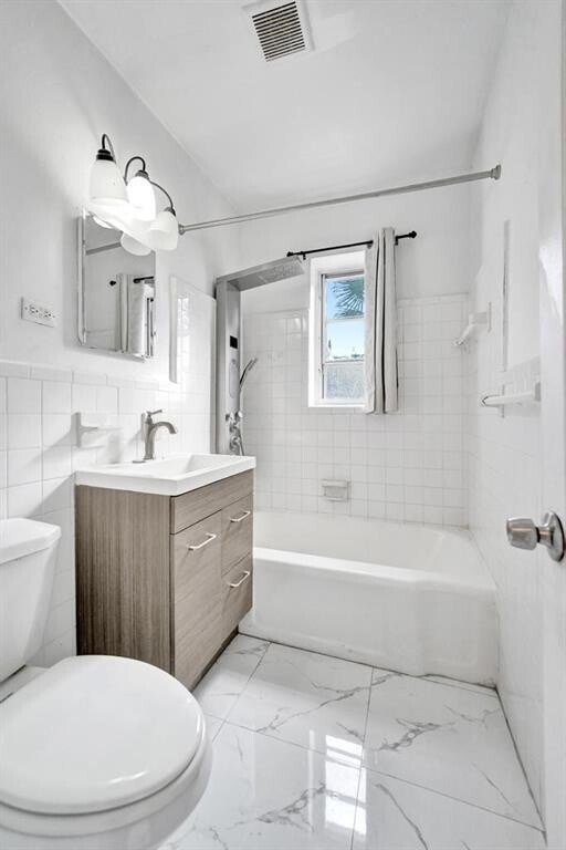 Building Photo - 1836 SW 9th Ave