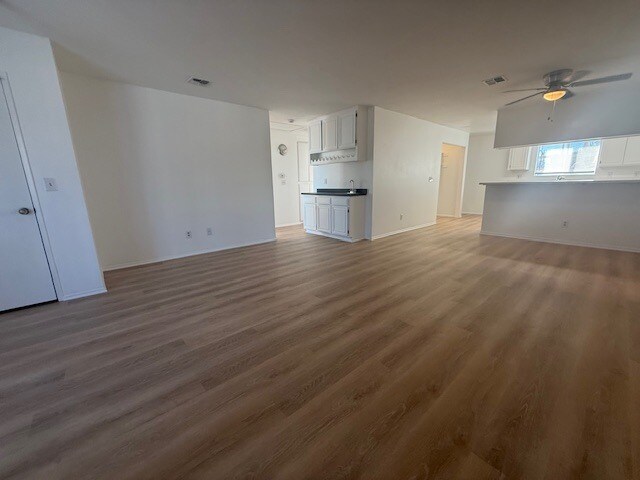 Building Photo - 17178 Chatsworth St