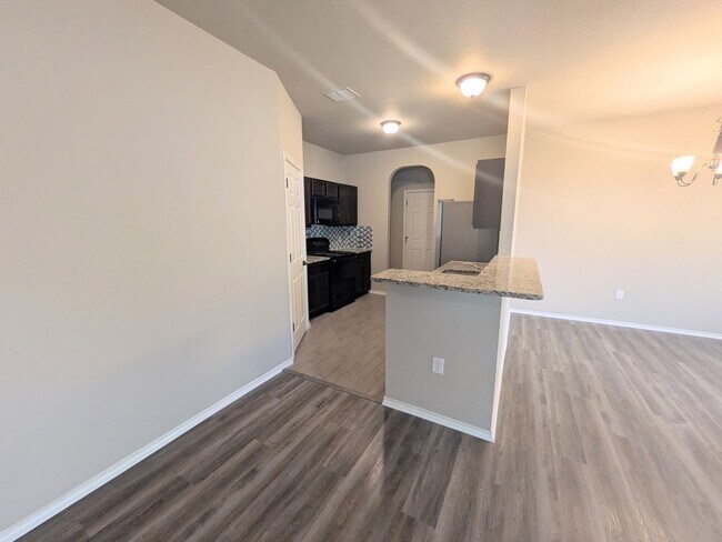 Building Photo - 5826 Grandwood Dr