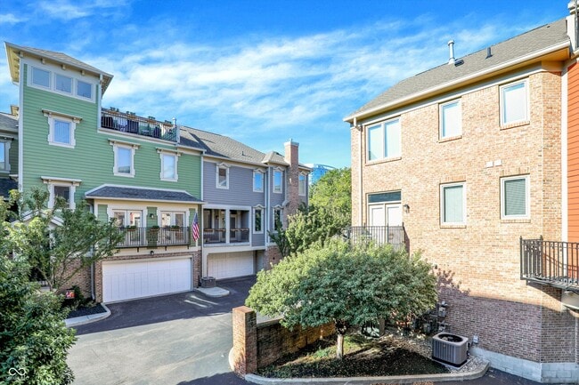 Building Photo - 529 E New York St