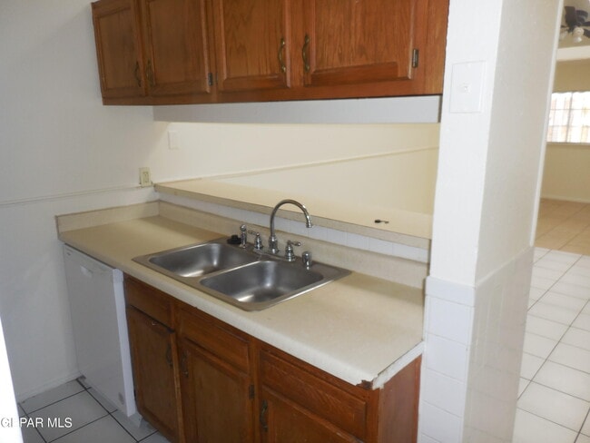 Building Photo - 11392 Lake Erie Dr