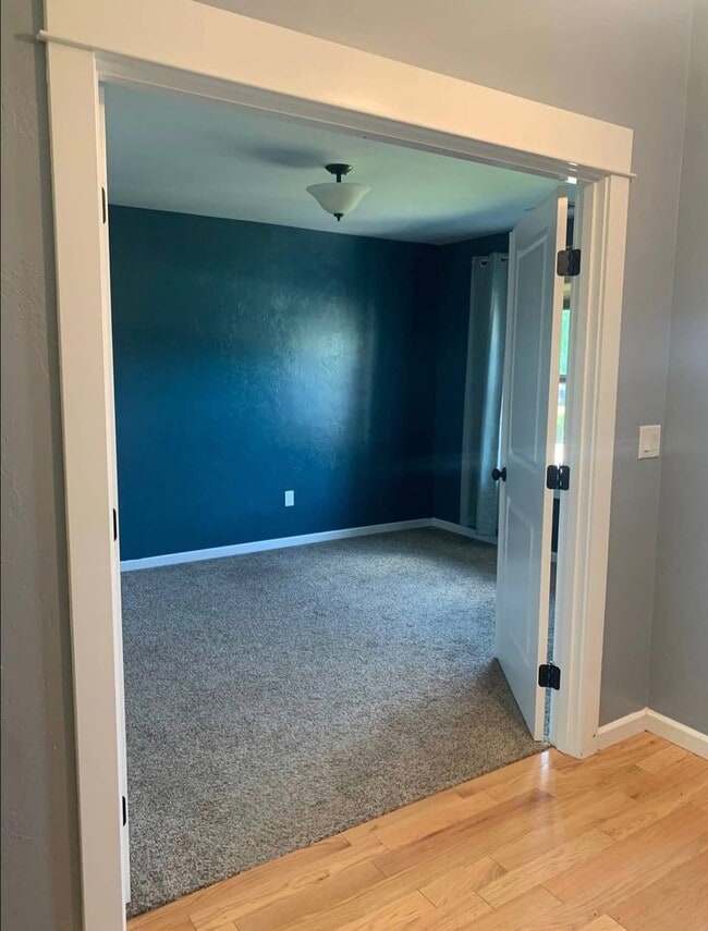 Building Photo - Beautiful East Medford 4 Bedroom 2 Bathroom Home