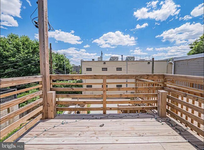 Building Photo - 1125 Washington Blvd