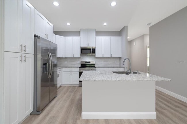 Building Photo - 37 Regent Ln