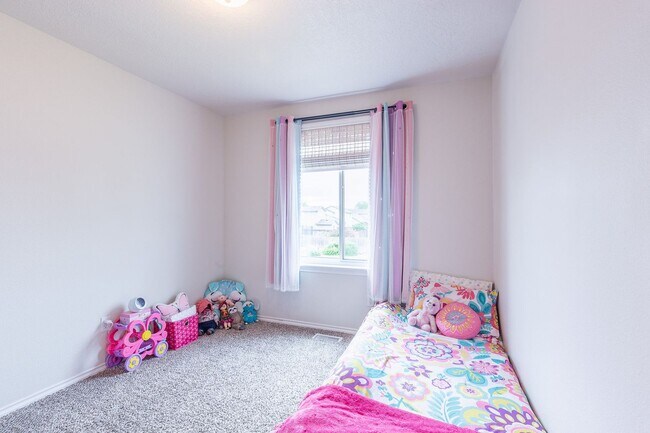 Building Photo - Just listed home for rent!