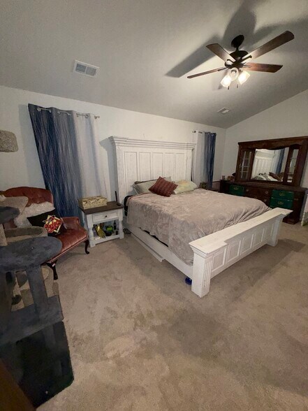 Building Photo - 141 Rosefield Ct