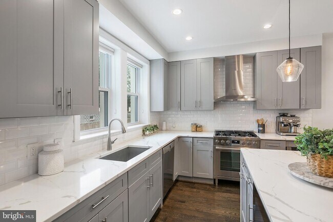 Building Photo - 4023 New Hampshire Ave NW