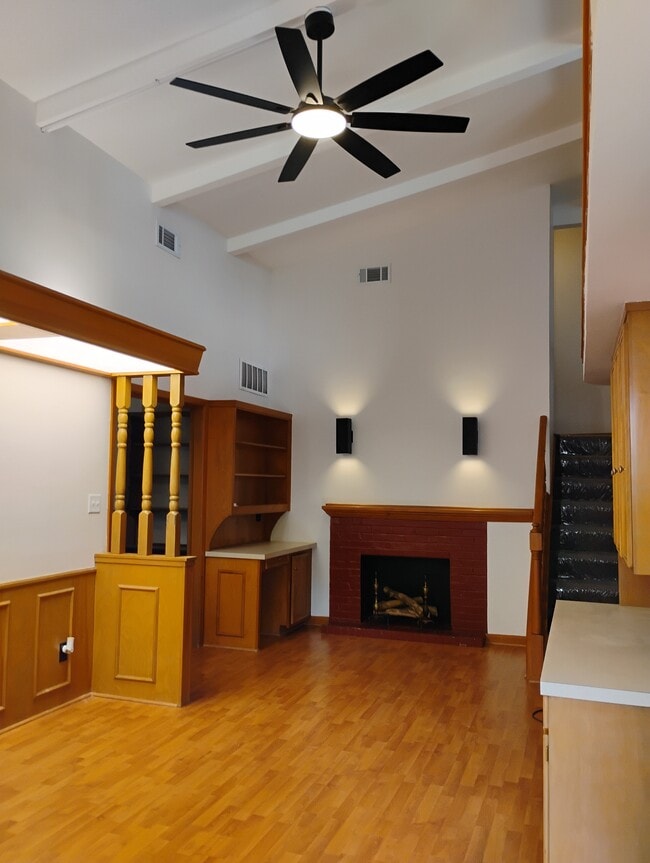 Building Photo - 3401 E Bayley St
