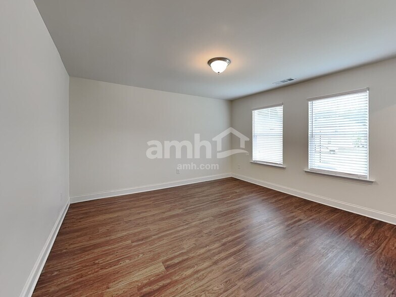 Building Photo - 414 Levon Ct