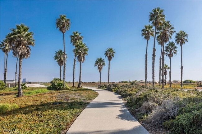 Building Photo - 645 Sunfish Way