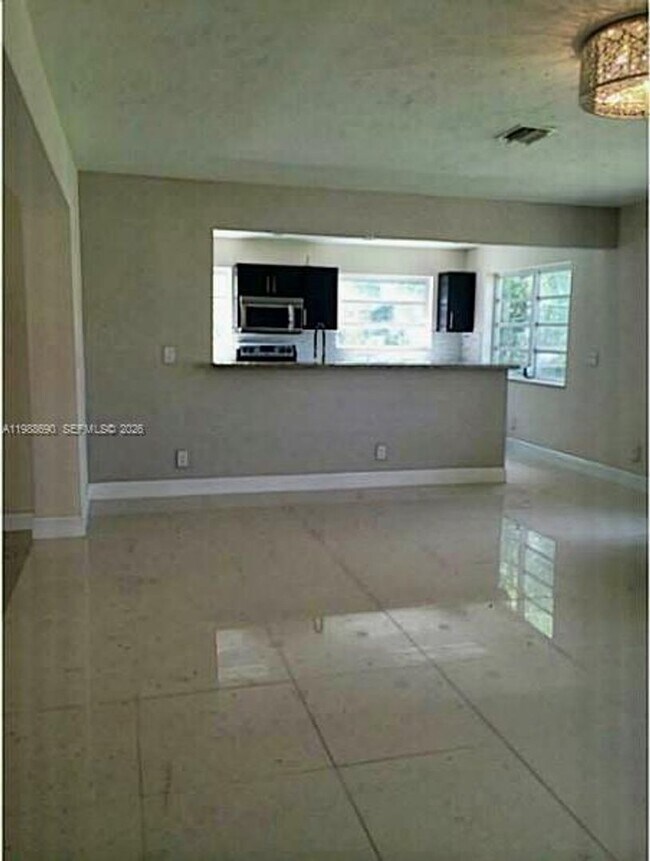 Building Photo - 740 NE 179th Terrace