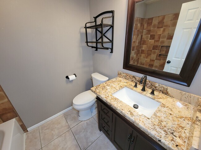 Building Photo - 14407 Sun Harbor Dr