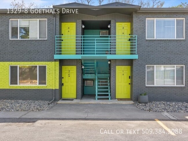 Building Photo - 1329 Goethals Dr