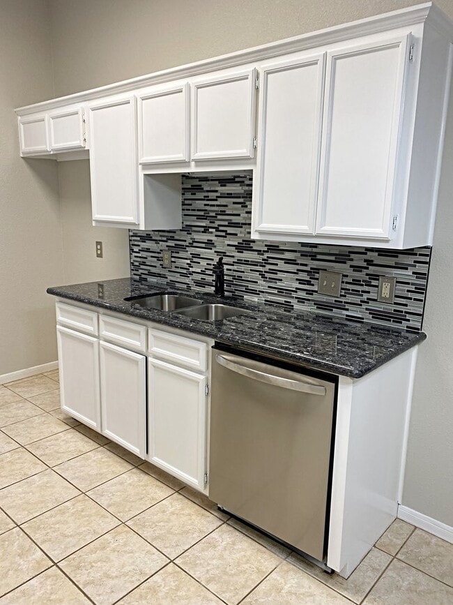 Building Photo - 9170 Manion Dr