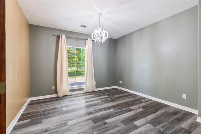 Building Photo - 232 County Rd 633