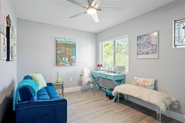 Building Photo - 2100 Como St