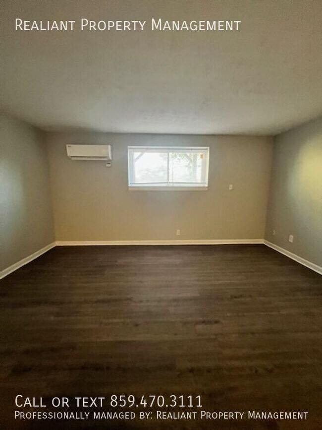 Building Photo - 2082 Fairmont Ct