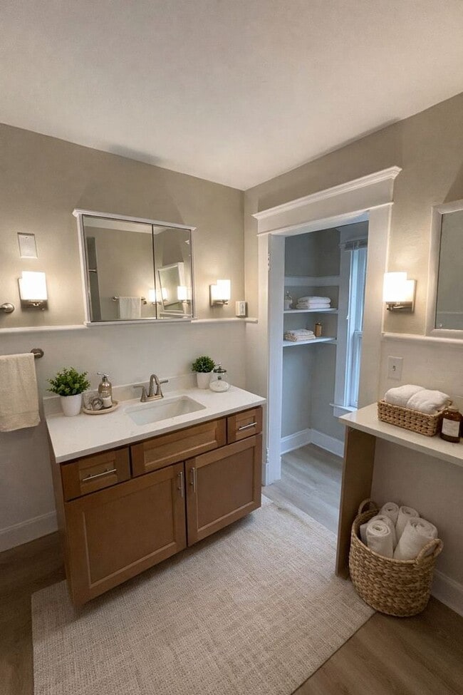 Building Photo - 601 Woodland Ave