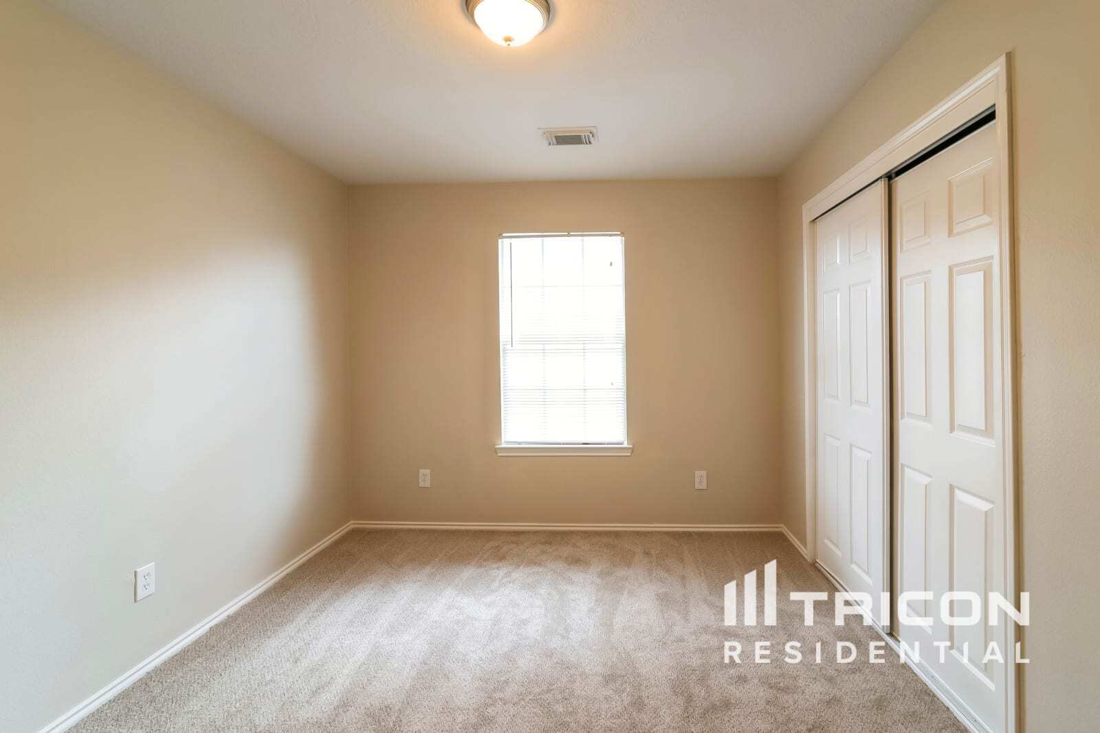 Building Photo - 3703 Bent Springs Ln