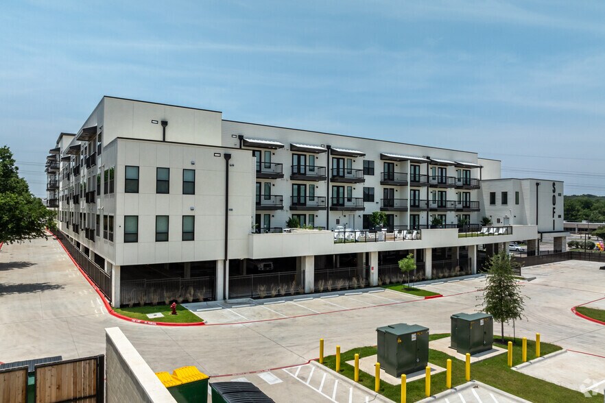 Building Photo - SOFI