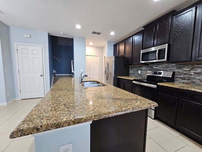Building Photo - 1200 Pensacola Ct