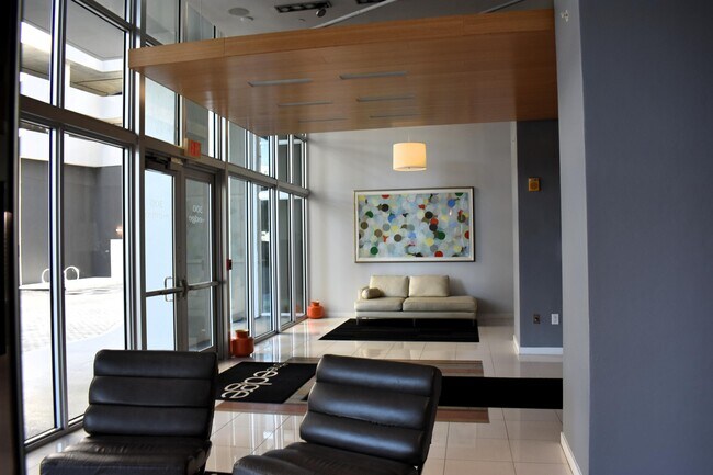 Building Photo - 300 S Australian Ave