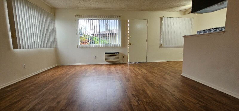 Building Photo - 10635 Colima Rd