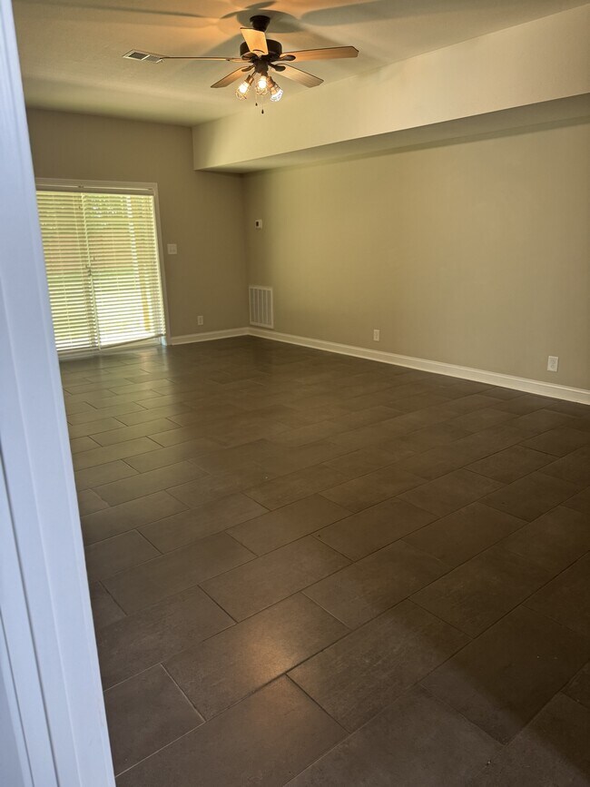 Building Photo - 1062 Harrison Way
