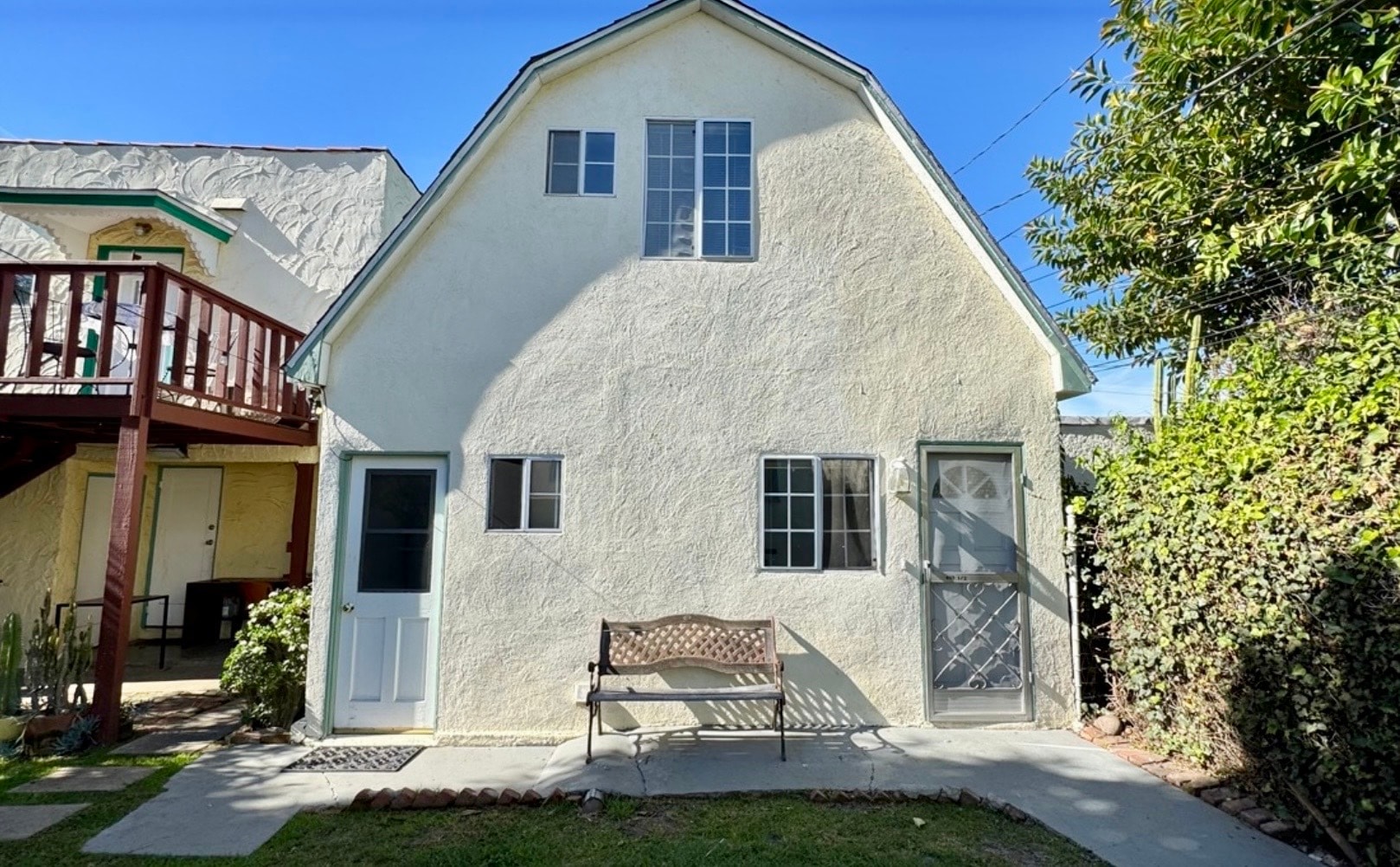 Building Photo - 459 N Alfred St