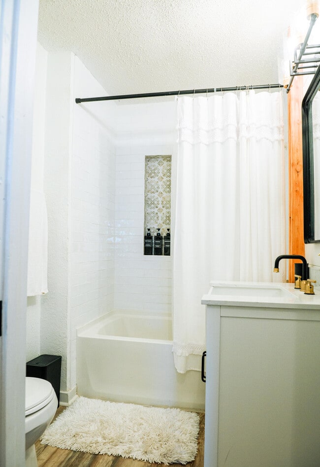 Building Photo - 2436 24th St