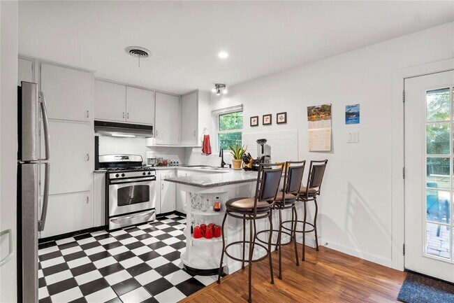 Building Photo - 1611 Ashberry Dr