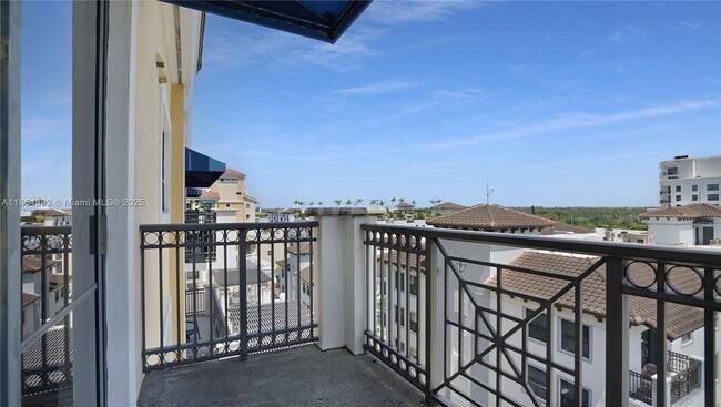 Building Photo - 8390 SW 72nd Ave
