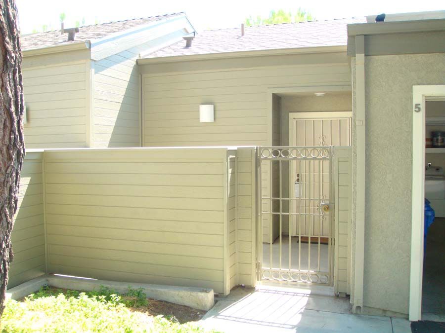 Building Photo - 15790 Midwood Dr