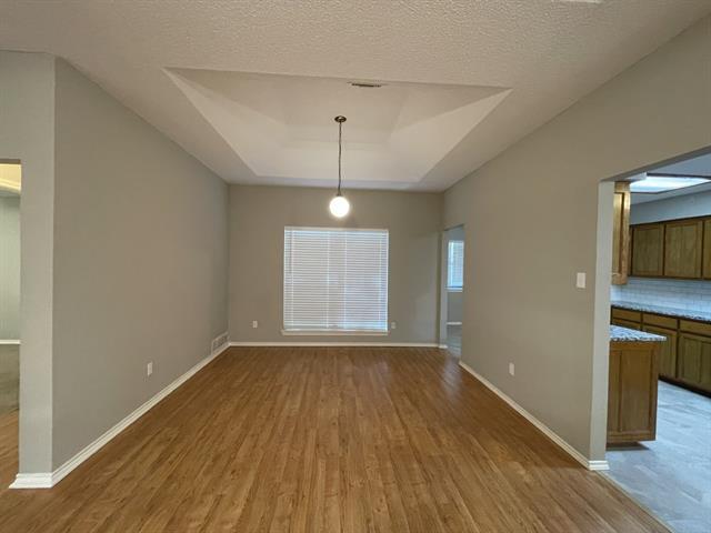 Building Photo - 6109 Kingswood Dr