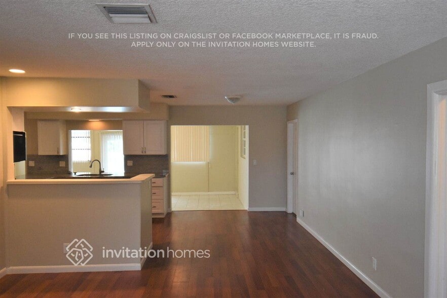 Building Photo - 2201 N 54th Ave