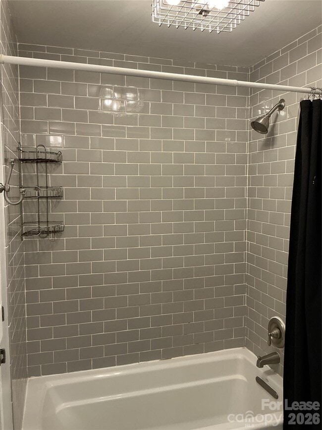 Building Photo - 415 E Broad St