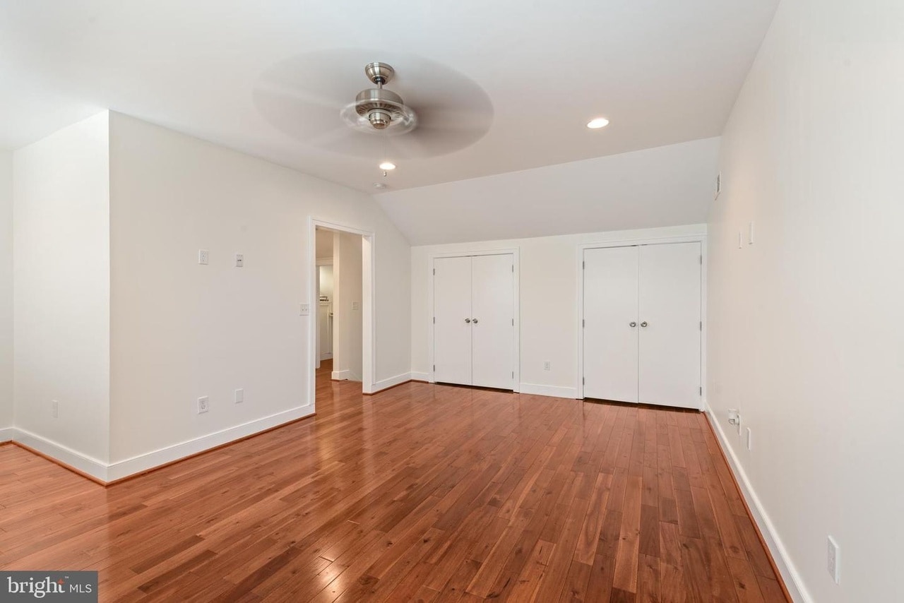 master suite 1 - 2903 Topaz Rd