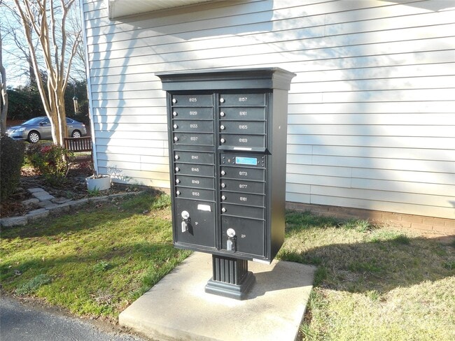 Building Photo - 8145 Millwright Ln