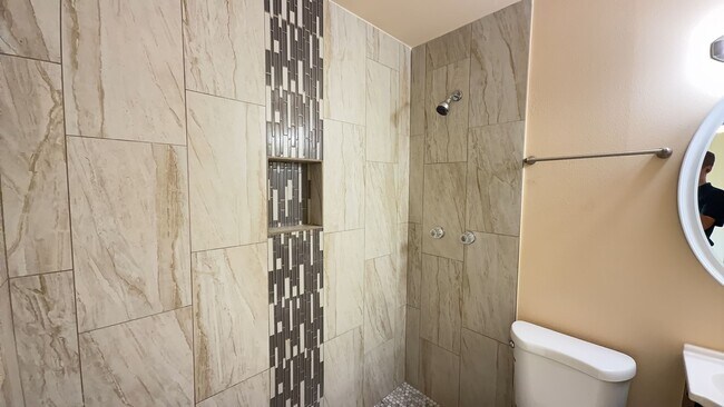 Building Photo - 6714 N 54th Ave