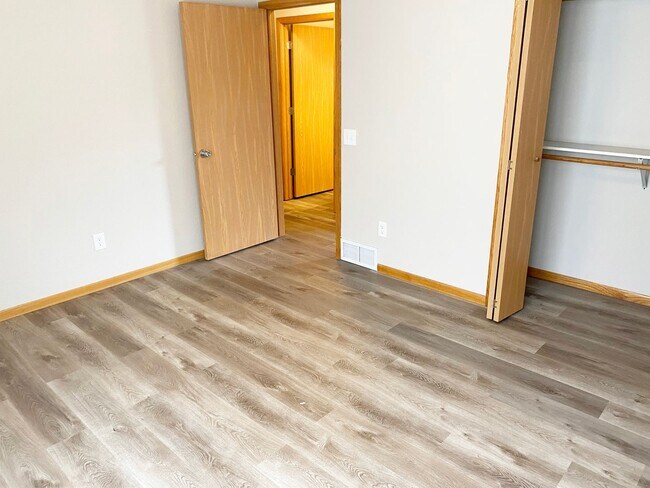 Building Photo - 1933-35 Northwestern Ave