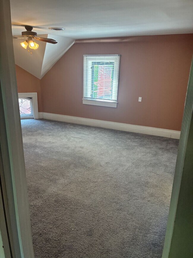 Building Photo - 1454